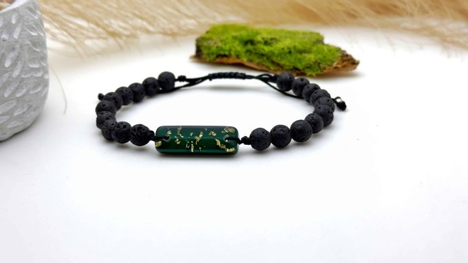 Bransoletka męska z koralikami z lawy wulkanicznej