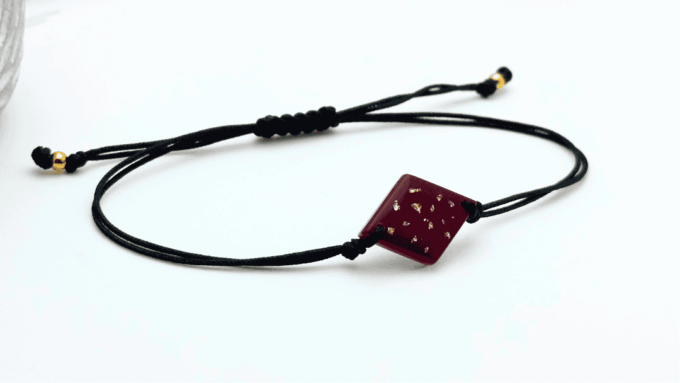 Bransoletka romb bordowy z płatkami złota