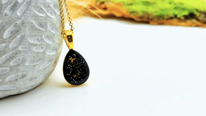 Zawieszka łezka czarna ze złotym brokatem (pozłacane srebro 925)