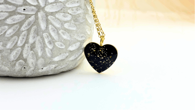 Zawieszka serce czarne ze złotym brokatem (pozłacane srebro 925)